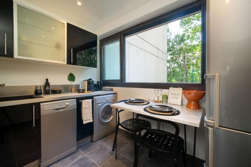 Air-Conditioned Apartment With Private Parking 마르세유 외부 사진